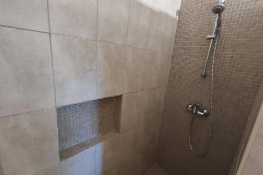 Logement Tout Confort Au Calme Entre Saint Tropez Et Les Gorges Du Verdon ル・トロネ エクステリア 写真