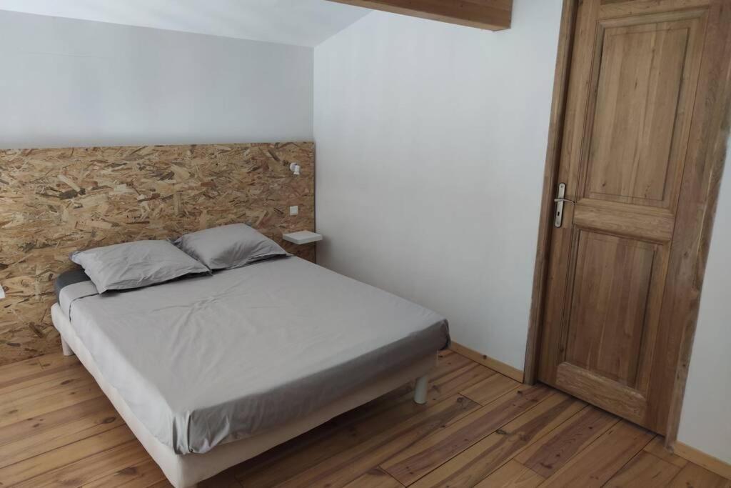 Logement Tout Confort Au Calme Entre Saint Tropez Et Les Gorges Du Verdon ル・トロネ エクステリア 写真