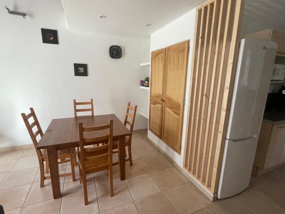 Logement Tout Confort Au Calme Entre Saint Tropez Et Les Gorges Du Verdon ル・トロネ エクステリア 写真